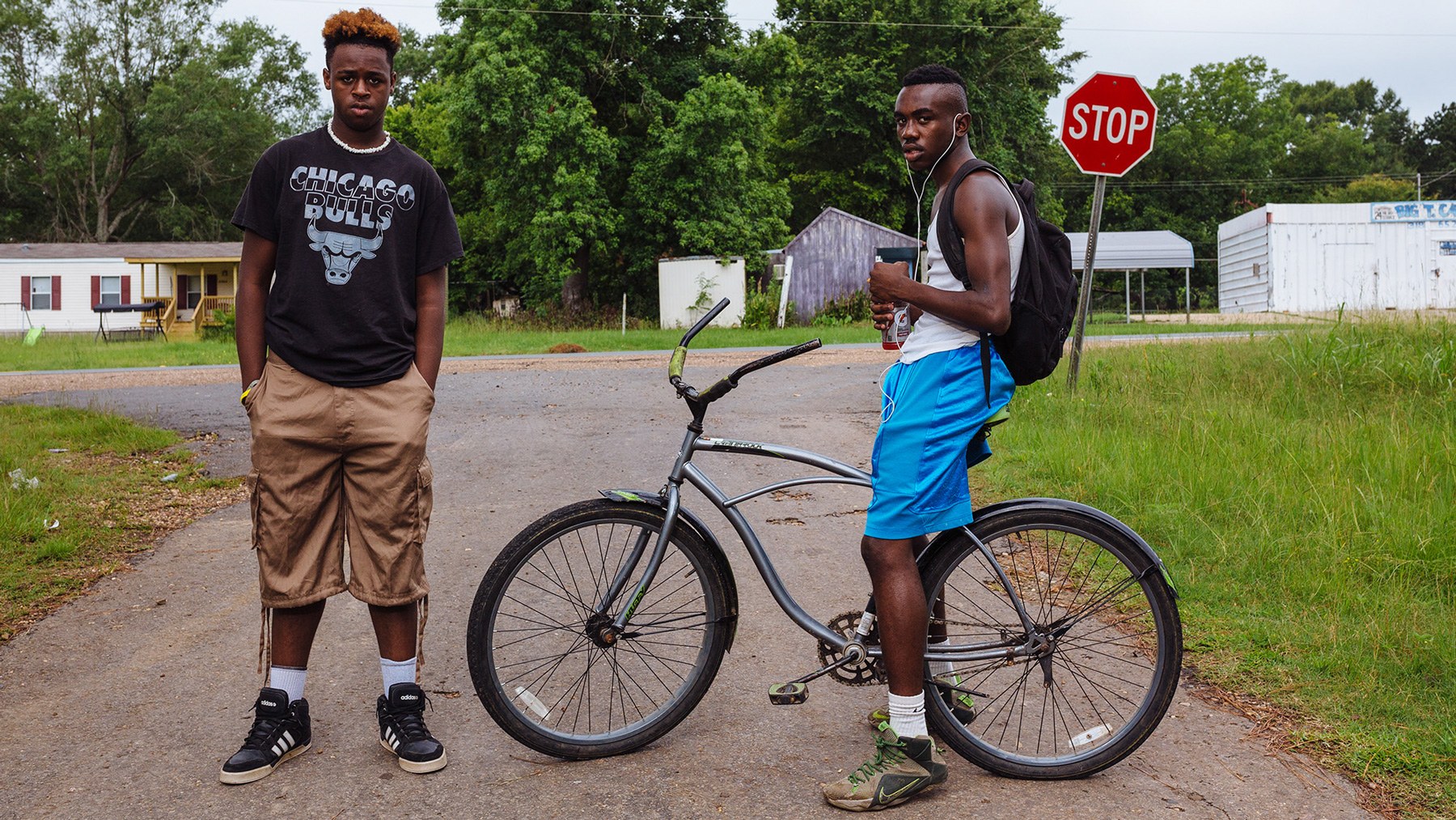 Campti, La., residents Devontay Driver and Martez Smith said the tap water there ruins their clothes if they use it for laundry, and has been bad as long as they can remember. (Michael M. Santiago/News21)